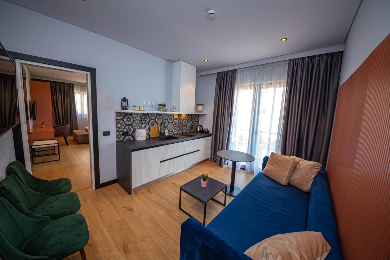 Apart-Hotel Lili2 Саранде Екстериор снимка