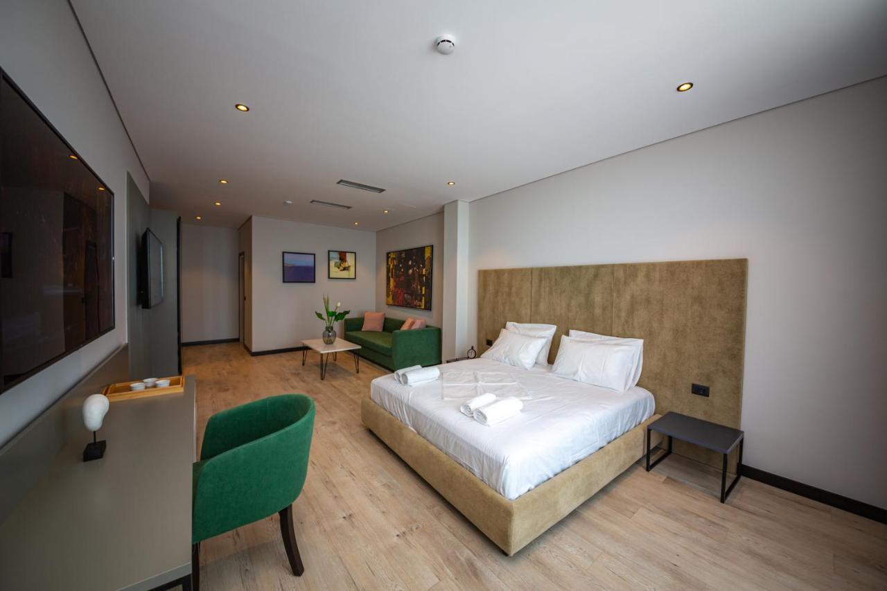 Apart-Hotel Lili2 Саранде Екстериор снимка