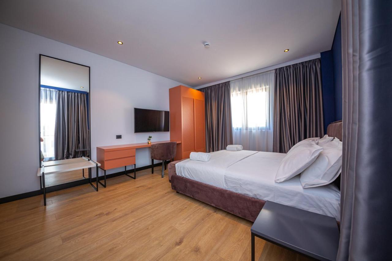 Apart-Hotel Lili2 Саранде Екстериор снимка