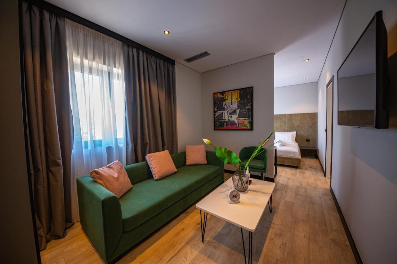 Apart-Hotel Lili2 Саранде Екстериор снимка